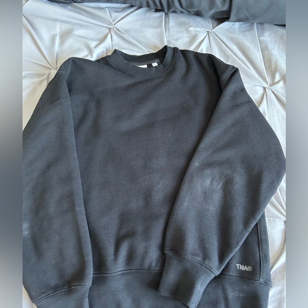 Aritzia crewneck